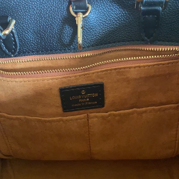 Black Leather Bag. - Picture 5 of 6